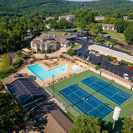 Elegant Lakeside Retreat In Branson Ngoại thất bức ảnh
